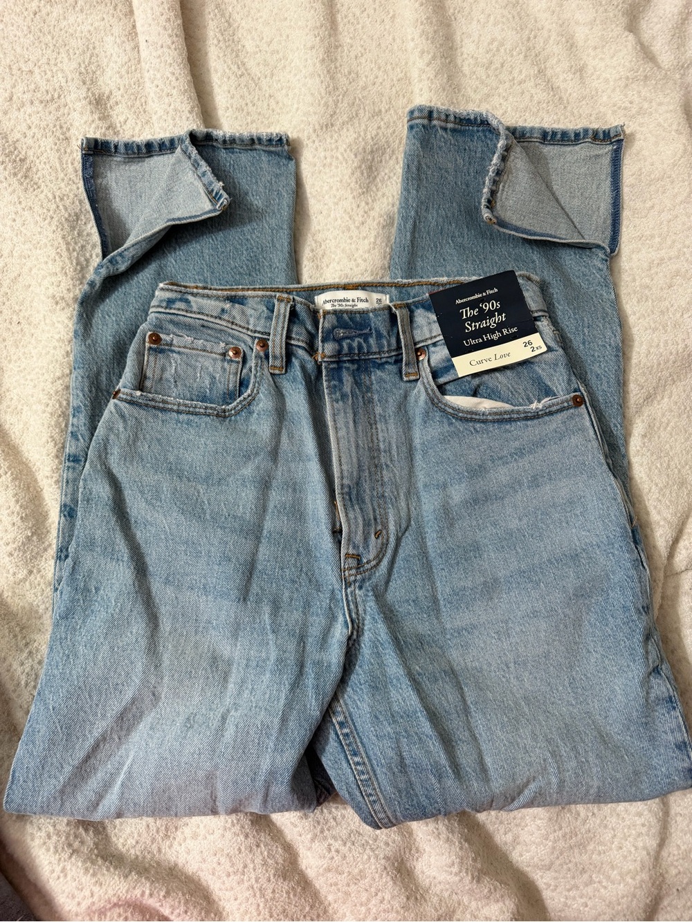 Abercrombie & Fitch women’s 90’s Straight Jeans Ultra High Rise Light Blue Denim